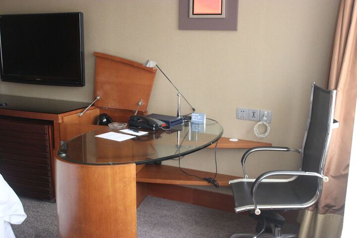 Room 3 of 66