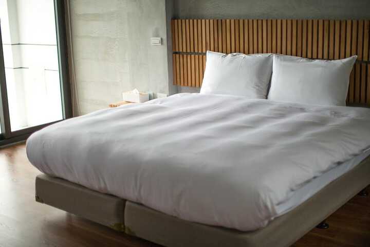 Room 9 of 39
