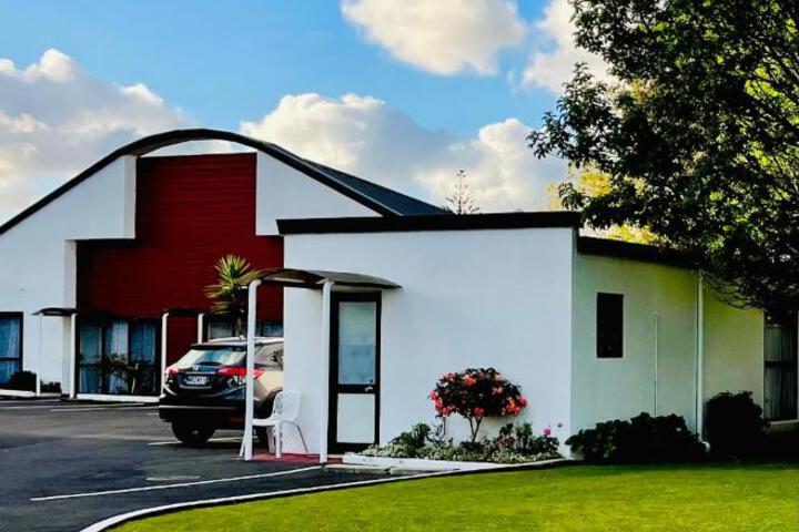 Cascades Motor Lodge