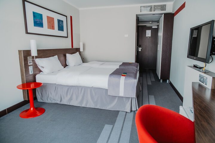 Room 35 of 137