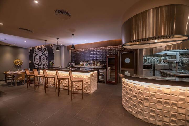 Lounge 120 of 152