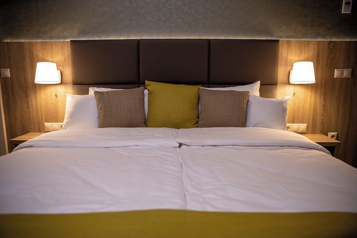 Room 7 of 30