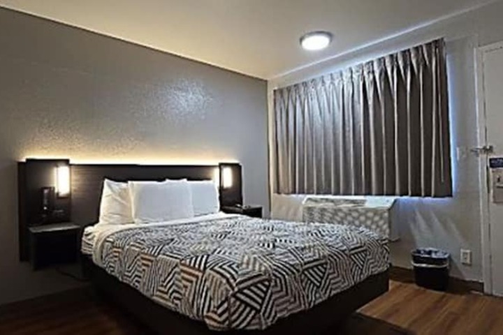 Room 7 of 36