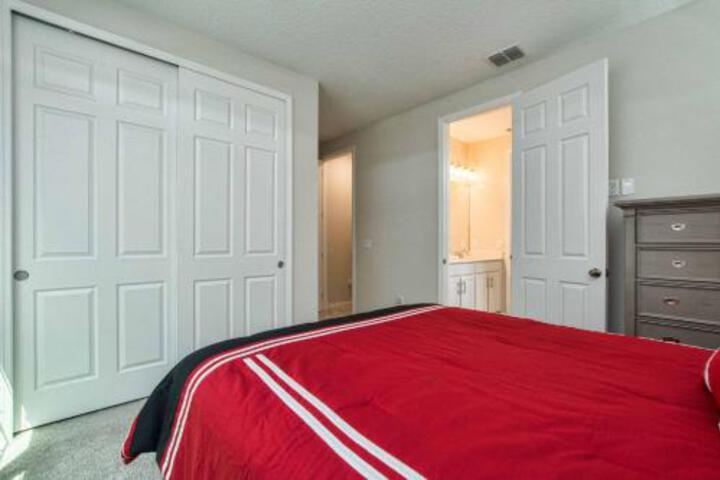 Brand New Resort Pool Game room Grill in Kissimmee, FL