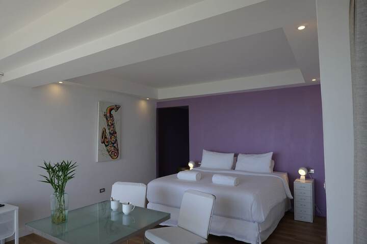 Room 4 of 73