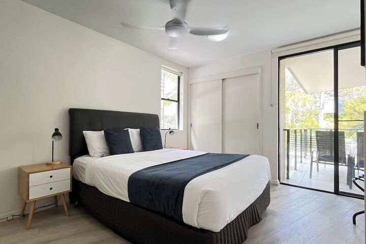 Room 6 of 28