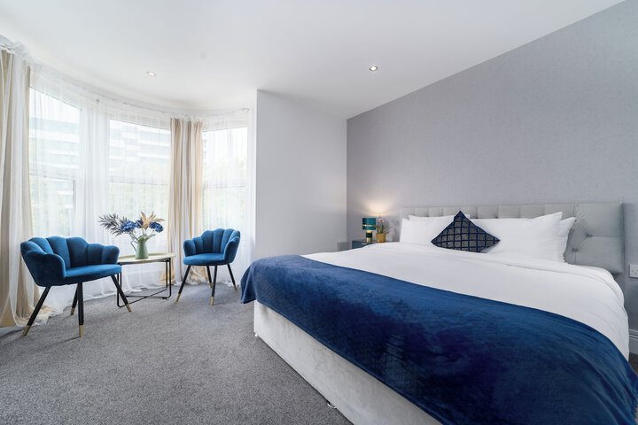 Room 21 of 32