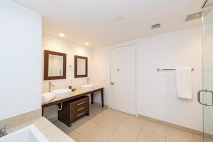 Room 100 of 135