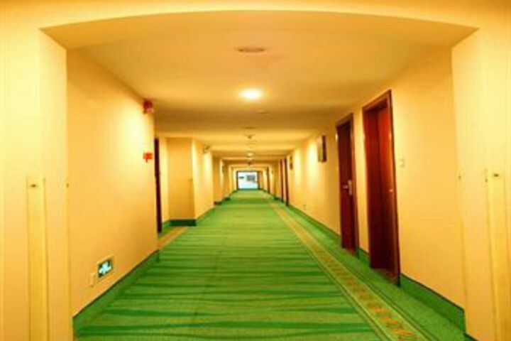 Ballroom/Hall 10 of 15