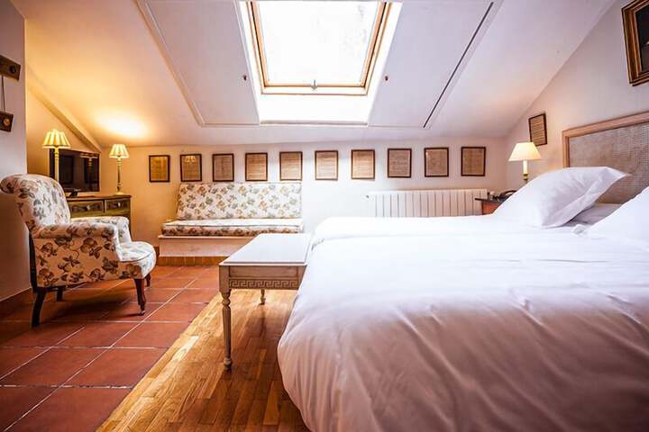 Room 21 of 35