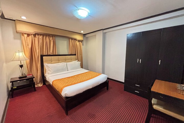 Room 8 of 61