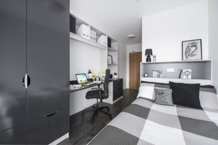 Room 7 of 19