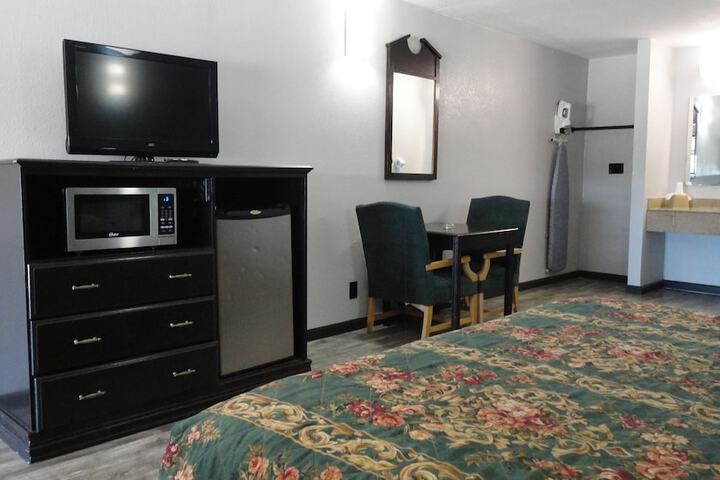 Room 11 of 30
