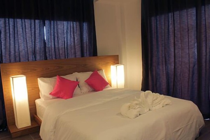 Room 13 of 20