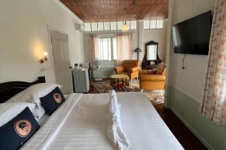 Room 17 of 41