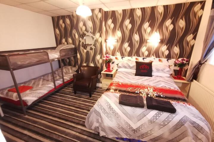 Room 16 of 35
