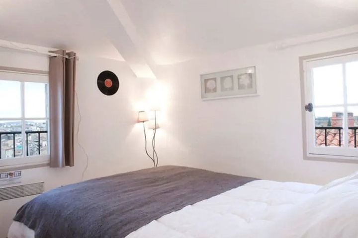 Room 3 of 10