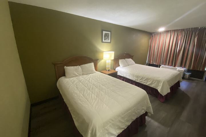 2 Double Beds (6 of 14)