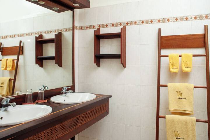 Room 40 of 107
