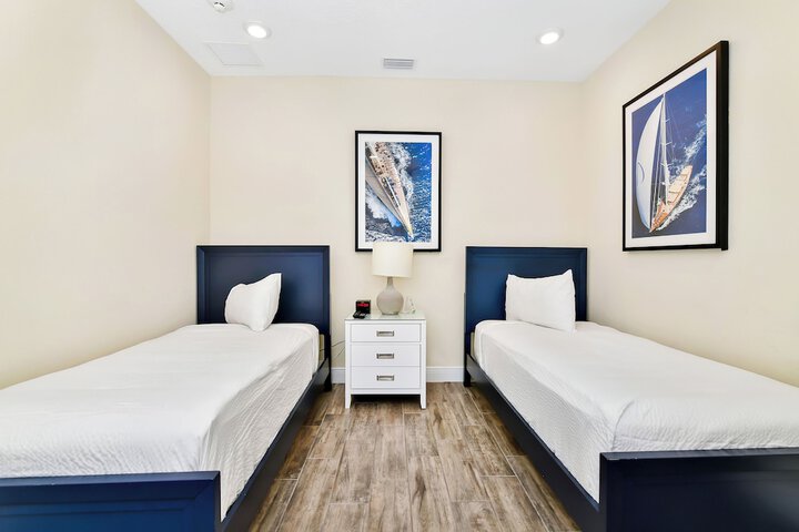 Room 45 of 210