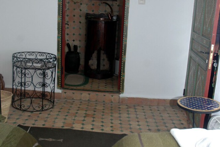 Room 17 of 32