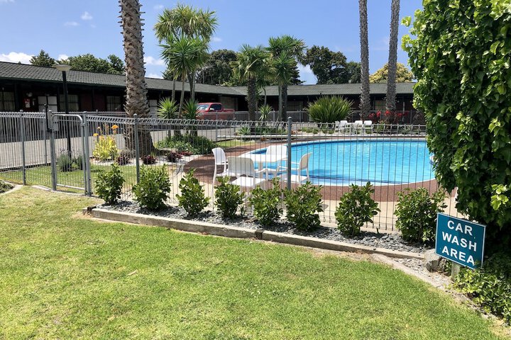 Pool Hotel