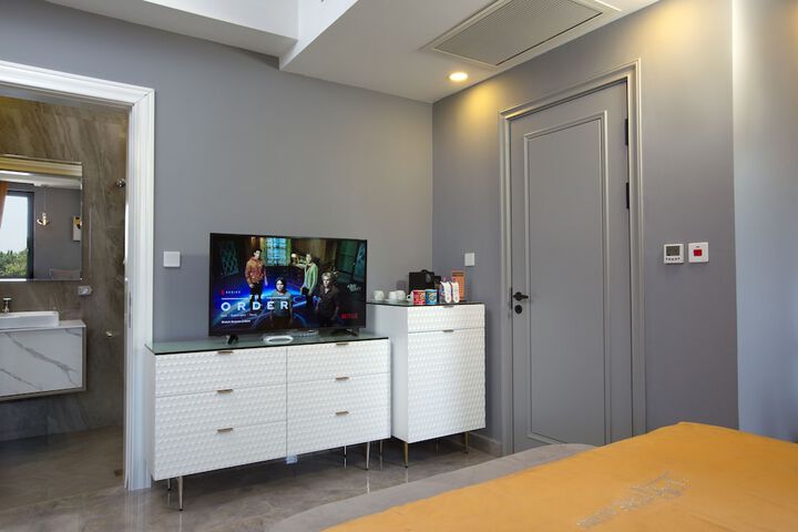 Room 7 of 50