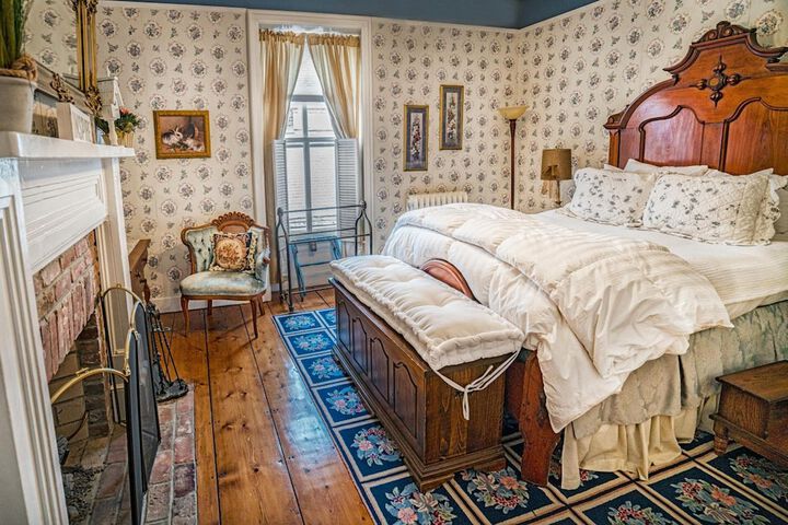 Room 16 of 40