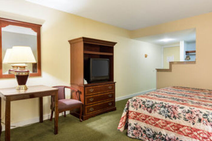 Room 14 of 25