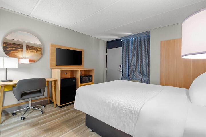 Room 26 of 46