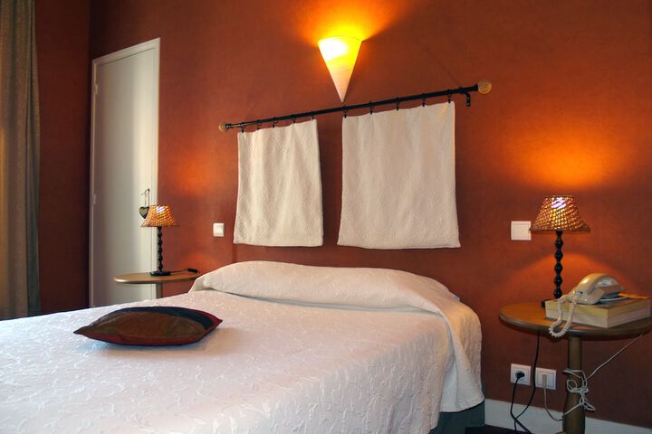 Room 12 of 34