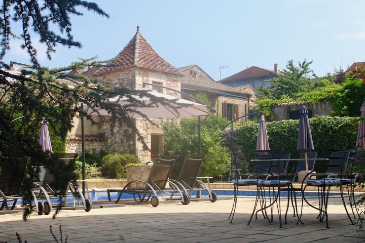 Hotel Exterior 96 of 104