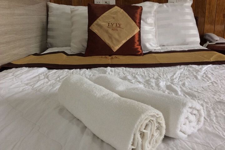 Room 12 of 28