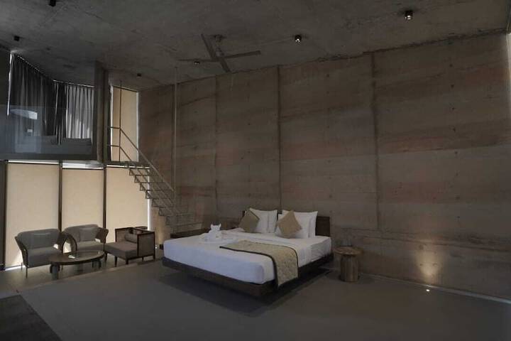 Room 6 of 20
