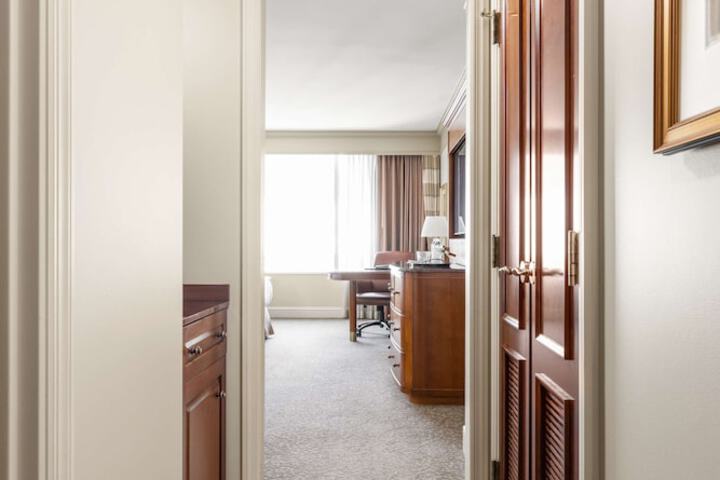 Room 20 of 182