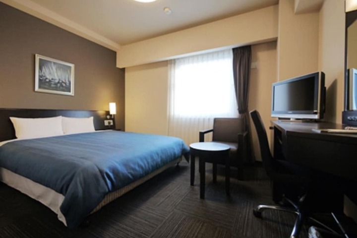 Room 4 of 27