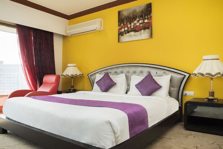 Room 15 of 26