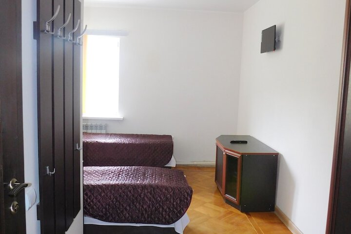 Room 8 of 20