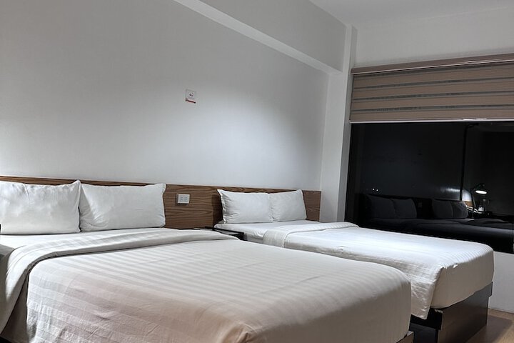 Room 7 of 19
