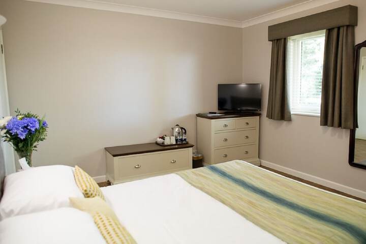 Room 6 of 32
