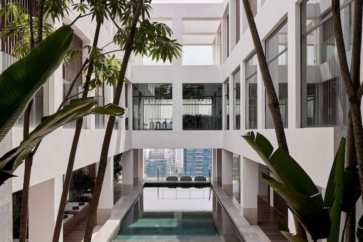 Hotel Pool