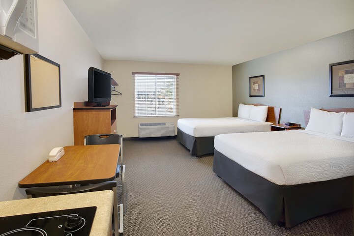 Suite Queen Bed (3 of 6)
