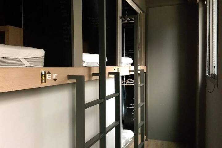 Room 12 of 60