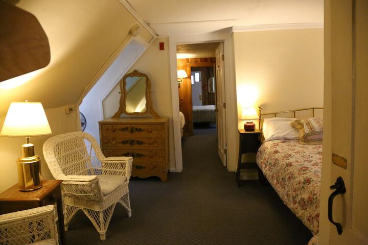 Room 47 of 165