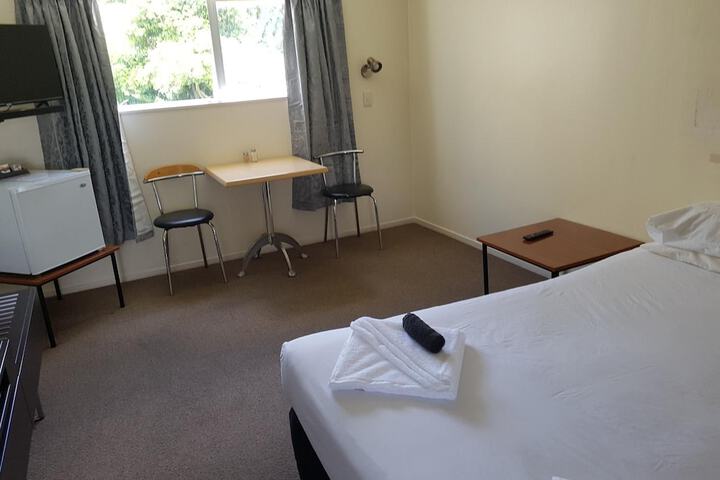 Room 18 of 37