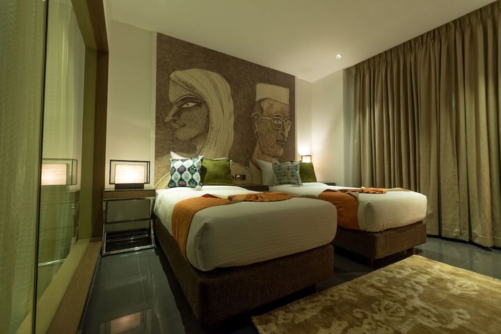 Room 8 of 52