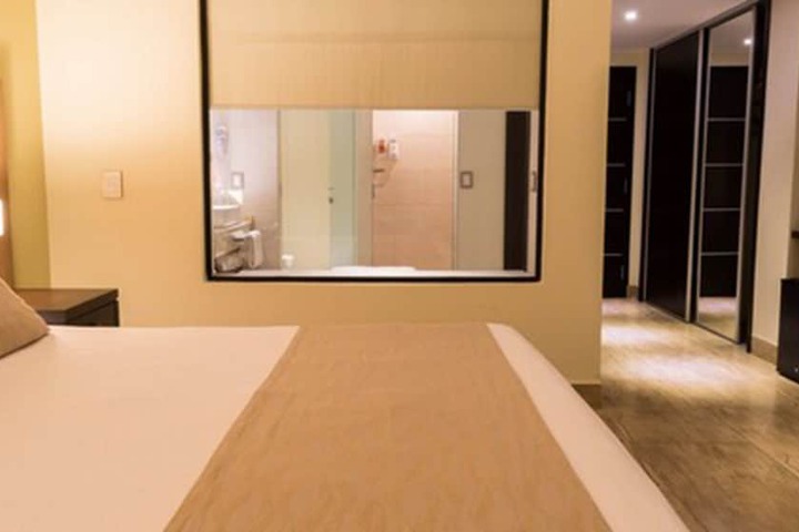 Room 8 of 76