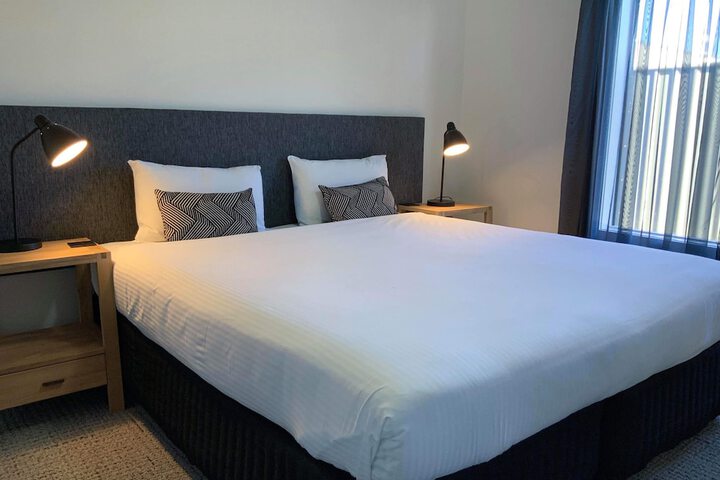 Room 4 of 34