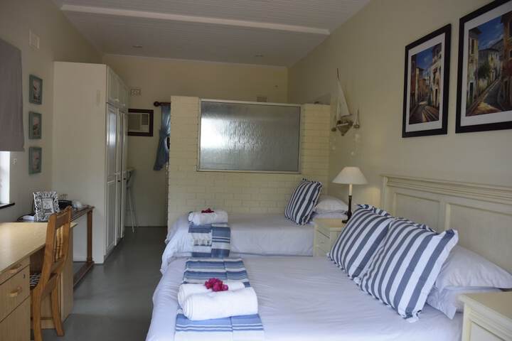 Room 2 of 47