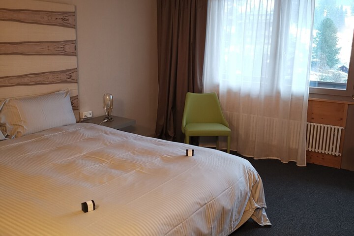 Room 14 of 70